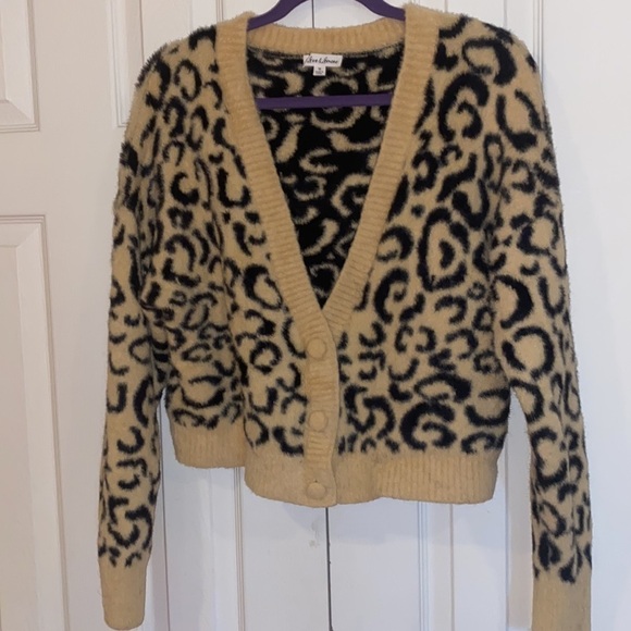 Victoria’s Secret for love & Lemons  leopard faux fur Franki cropped sweater - Picture 5 of 15